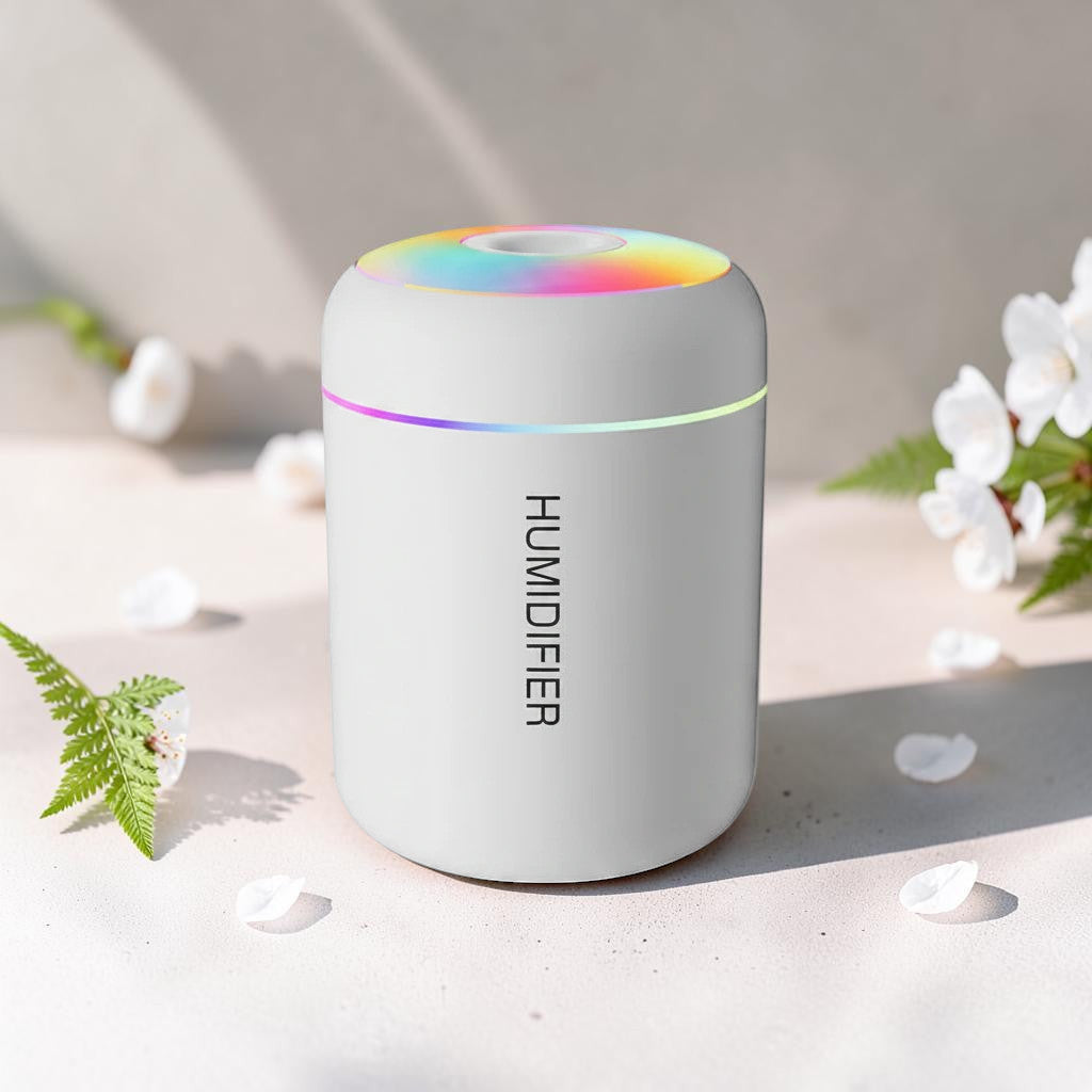Mole Luxe marka, beyaz renkli, LED ışıklı, USB ile çalışan kompakt masaüstü hava nemlendirici ve aroma difüzörü.